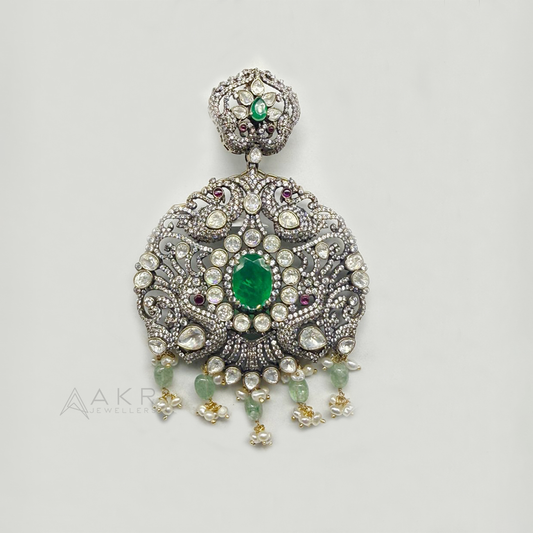 Kundan & Emerald Antique Pendant